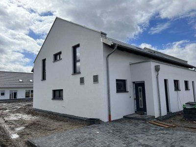 Neubau Passiv - Effizienz Smart Doppelhaushälfte in Goslar ** Erstbezug**
