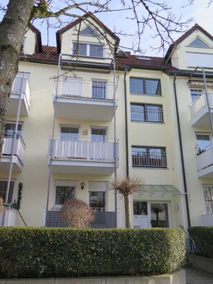 Geschmackvolle 2-Raum-Terrassenwohnung mit Balkon in Augsburg/Univiertel