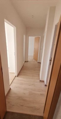Helle 3-Zimmer-Wohnung im Erdgeschoss mit Balkon
