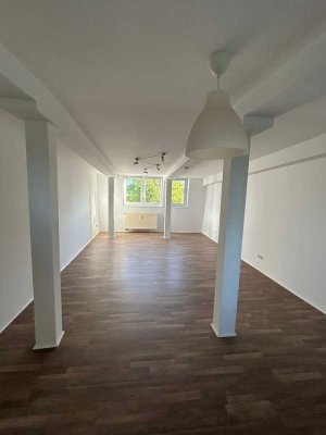 Helle 2-Zimmer-Wohnung in Köln-Zollstock, Nähe Südstadt & Parks, mit Einbauküche – ab Sep./Okt. 2025