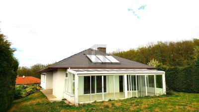 WUNDERSCHÖN UND GENERALSANIERT MIT GROßARTIGEM GARTEN