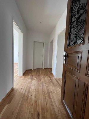 Frisch saniert & bezugsfertig – 2-Raum-Wohnung mit Balkon