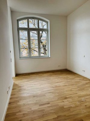 ***SANIERTER WOHNTRAUM~2 ZIMMER IN PERFEKTER LAGE~ERSTBEZUG~AUFZUG~STELLPLATZ***