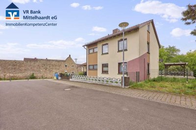 Wohnen und Arbeiten unter einem Dach: Großzügiges Einfamilienhaus in Wachenheim!