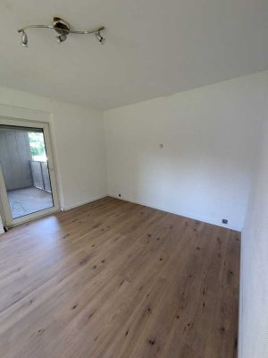 2-Zimmer-Wohnung mit Loggia in Köln-Zündorf – bezugsfrei