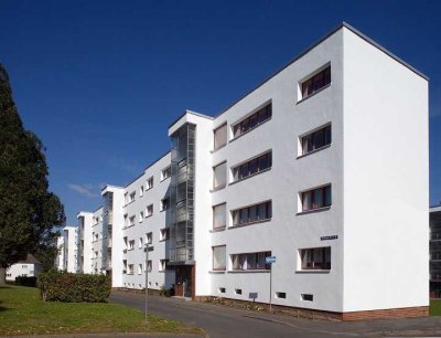 Schicke 2 ZKB mit Loggia, top modernisiert!