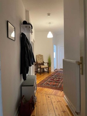 Ab März für 6 Monate: Wunderschöne 70 m² Altbau-Wohnung, 2 Zimmer möbliert in Bestlage zu vermieten