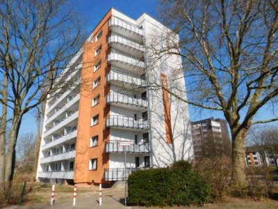 ***Große 2-Raum-Wohnung... renoviert und bezugsfertig mit Laminat und Balkon***