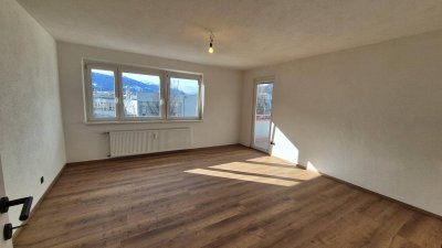 4-ZIMMERWOHNUNG MIT BALKON (VOLLSANIERT)