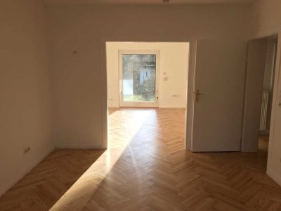 Traumhafte 3 Zimmerwohnung mit Wintergarten Bestlage direkt am Prinzenpark, teilmöbliert