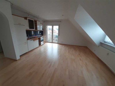 Ruhige und helle Singlewohnung mit Stellplatz & Einbauküche