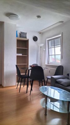 Günstige, gepflegte 3-Zimmer-Dachgeschosswohnung in Großkarolinenfeld