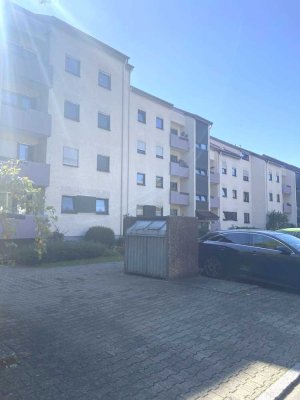 Schöne 3,5-Zi-Whg mit 2 Balkonen, Tiefgaragenstellplatz