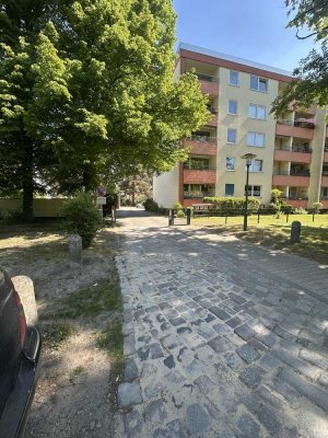 2 1/2 Zimmer mit Balkon! So schön... Weinmeisterhornweg in Staaken