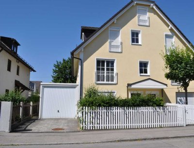 Viel Freiraum in Trudering: 4,5-Zimmer-Dachgeschosswohnung mit Balkon