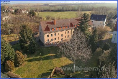 Schöne 2-Raum-Wohnung mit 1000qm Gartennutzung zu vermieten.