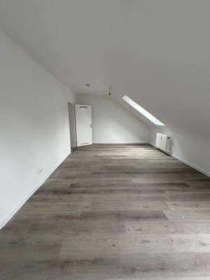 Frisch renovierte Dachgeschosswohnung im Herzen von Burtscheid!