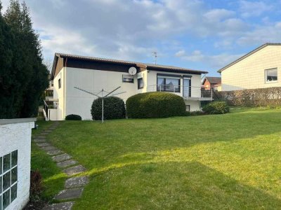 Einfamilienhaus mit Balkon, Garage & Einliegeroption - Ruhige Lage in Brakel