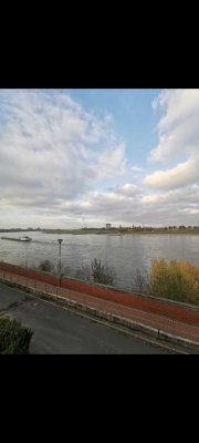Zwei-Zimmer Wohnung mit Rheinblick in Neuss-Grimlinghausen