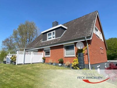 Modernisiertes Einfamilienhaus mit ELW in ruhiger Lage