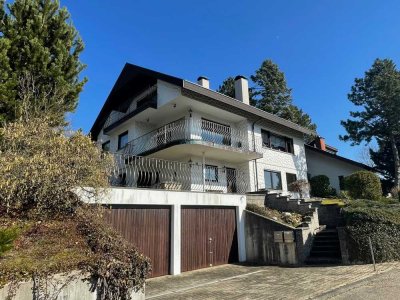 Einfamilienhaus mit Einliegerwohnung und tollem Ausblick!