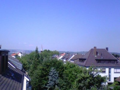 Aussichtsreiche 2-Zimmer DG-Wohnung mit großer Wohnküche  in Stuttgart-Bad Cannstatt