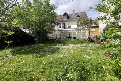 Frankfurt-Sossenheim: 2-Familienhaus in guter Wohnlage!