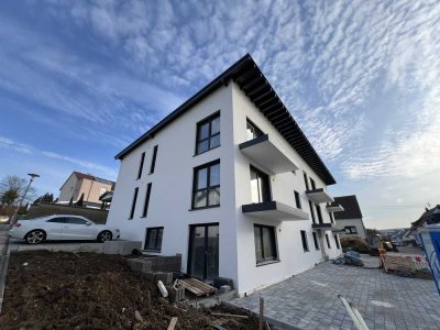 Erstbezug: Lichtdurchflutete Wohnung mit Balkon + Einbauküche in ruhiger Lage in Sinsheim Steinsfurt