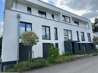 Exklusive, vollst. renovierte 3-Zimmer-EG-Wohnung mit geh. Innenausstattung mit Balkon in Frechen
