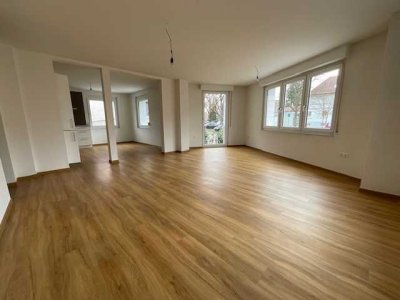 Stilvolle, vollständig renovierte 3-Zi-Wohnung mit Terrasse und Einbauküche in Neckarsulm
