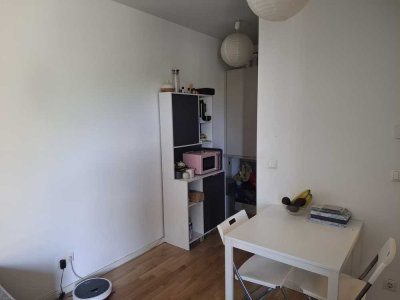 993 € - 38 m² - 1.5 Zi.
NACHMIETER GESUCHT AB SOFORT!