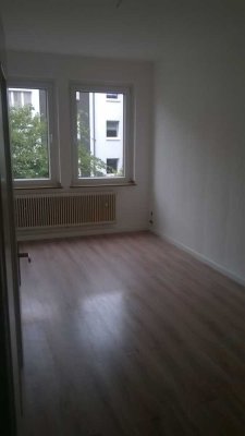 Ansprechende 2-Zimmer-Wohnung mit Balkon nähe Südbad