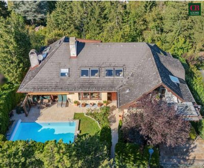 EIN ZUHAUSE FÜR GENERATIONEN – GROßZÜGIGES ANWESEN MIT GARTEN; POOL und GARTEN