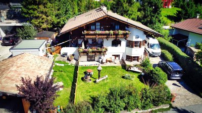 Modernisiertes Einfamilienhaus mit Garten und Carport