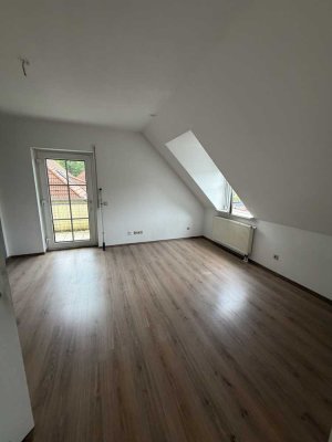 3 Zimmerwohnung mit Balkon ab sofort in Suhl zu vermieten