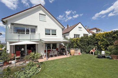GERLINGEN - EFH MIT DOPPELGARAGE, TOLLEM GARTEN UND VIEL PLATZ FÜR DIE GANZE FAMILIE.