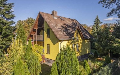 Charmantes und energieeffizientes Einfamilienhaus mit Einliegerwohnung in zentraler und ruhiger Lage