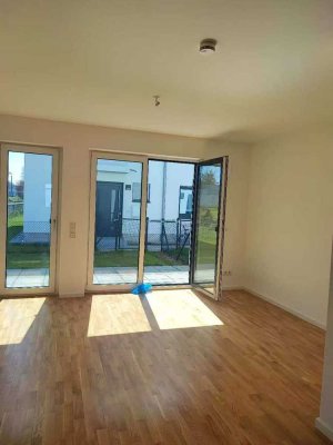Neuwertige Reiheneckhaus mit 5 Zimmern in München M Zone