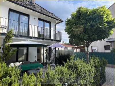 Stilvolles, modernes Reiheneckhaus mit exklusiver Ausstattung und hellen Wohnräumen - Brunnthal