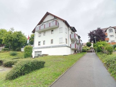 Provisionsfrei - Renovierte 2 Zimmer Wohnung mit Terrasse, Tiefgarage & Einbauküche