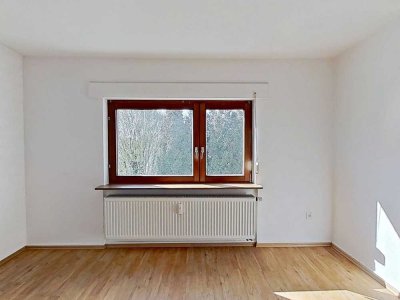 Schöne 2-Zi.-Dachgeschosswohnung mit Tageslichtbad