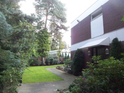 Top-Dahlem-Lage: 4-Zimmer-Einfamilienhaus mit Tiefgaragenplatz