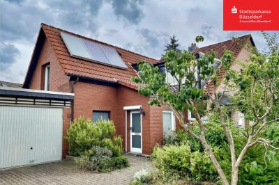 Großzügiges Grundstück – sanierungsbedürftige DHH mit Potenzial in ruhiger Lage