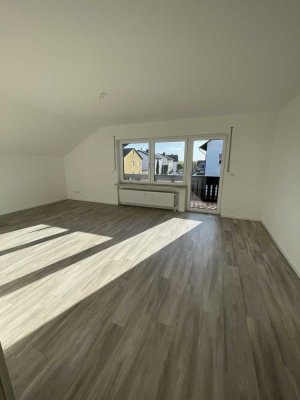 Exklusive 2-Zimmer-Wohnung mit Balkon in Wöllstad, Ober-Wöllstadt