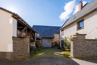 Ehemaliger Hof mit viel Charme & Sanierungsbedarf
