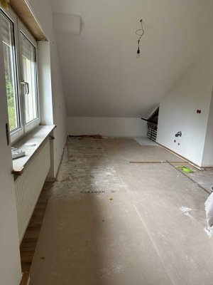 Gemütliche 2 ZKB in ruhiger Lage im 3 FH in Brechen-Werschau
