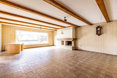Zwei- bis Dreifamilienhaus mit großem Garten in Burgstemmen