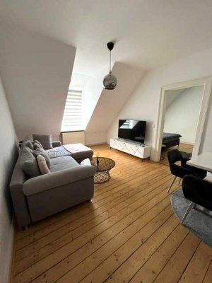 Schöne 2-Zimmer-Altbauwohnung im Dachgeschoss!