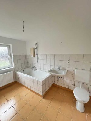 Bezahlbare 3-Zimmer-Wohnung mit Wannenbad und Gäste-WC