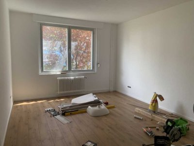 Erstbezug nach Sanierung: ansprechende 1-Zimmer-Erdgeschosswohnung mit Einbauküche in Berlin